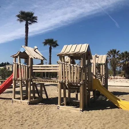 Mobil Premium 6 Personnes Camping Torreilles